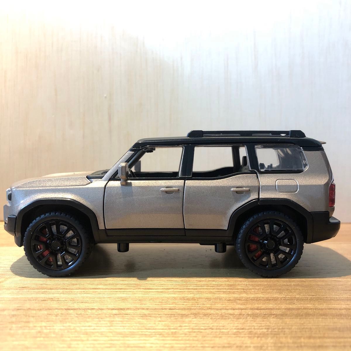 1/32 トヨタ ランドクルーザー250 ランクル250 ブラウン ミニカー