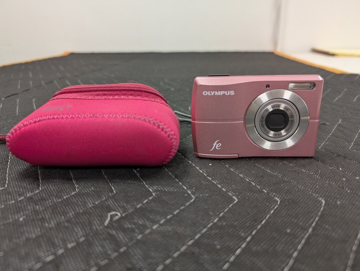 Olympus FE FE-26 12.0 MP Digital Camera Pink W/ Soft Case *Read
