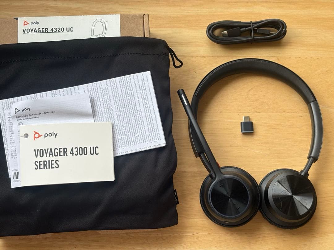 Poly Voyager 4320 UC ワイヤレスヘッドセット Amazon.com: Poly Voyager 4320 UC Wireless Headset & Charge Stand