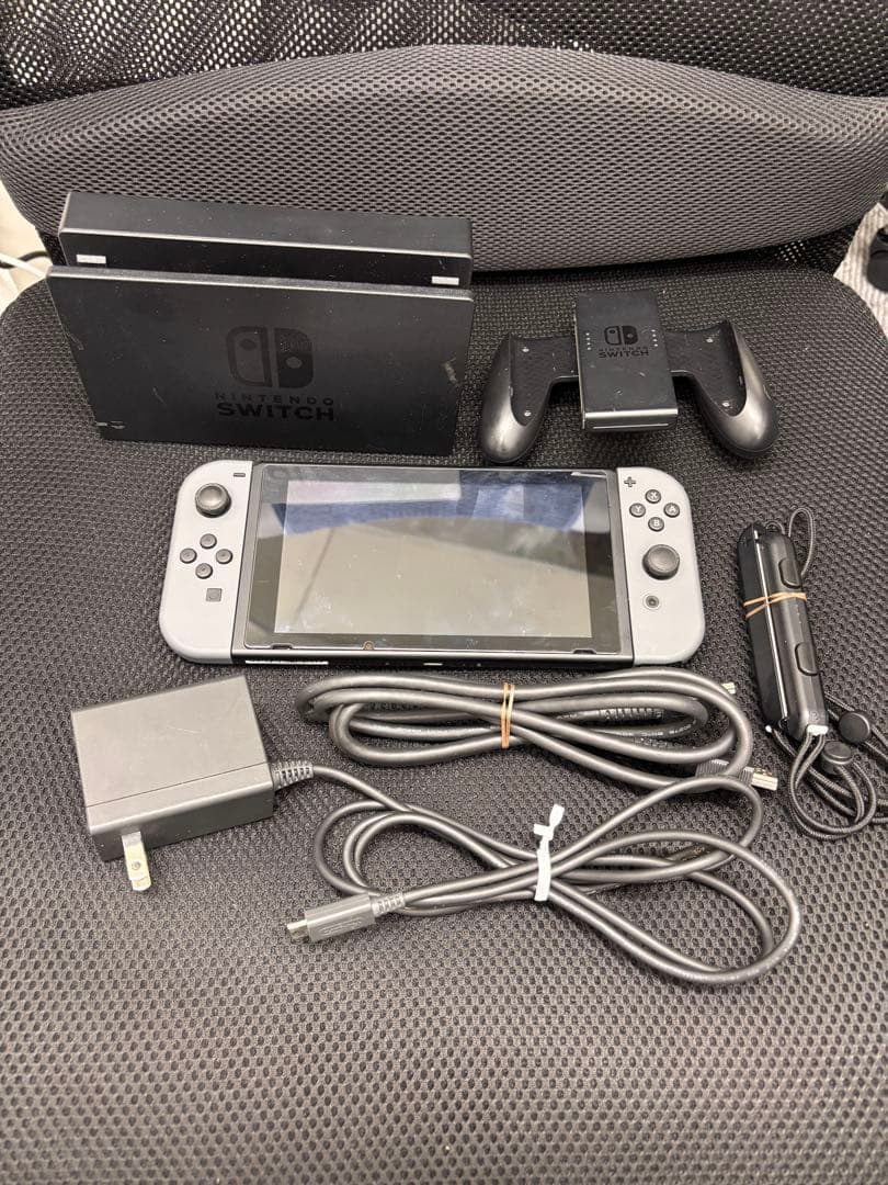 き*い様 【美品】Switch バッテリー強化版 Amazon.co.jp: 【整備済み品】 Nintendo Switch ニンテンドー スイッチ