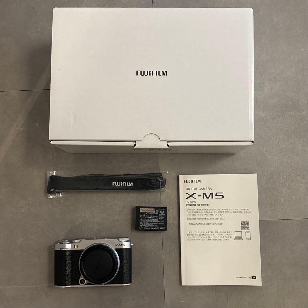 2025/10 購入 3年保証　FUJIFILM X-M5 シルバー 本体 富士フイルム FUJIFILM X-M5 ボディ シルバー 新品｜フジヤカメラ
